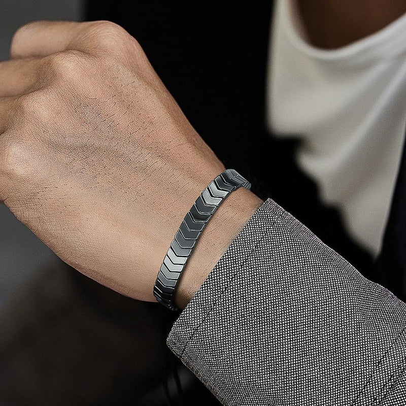 8mm Golden Arrow Hematite Bracelet